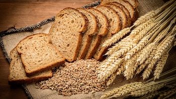 El pan integral aporta cantidades