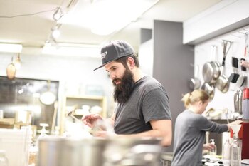 Dailey Crafton en la cocina