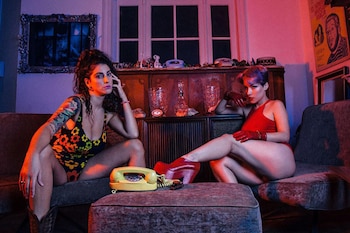 Griselda Sánchez con la youtuber