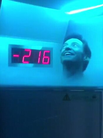 Hugh Jackman practicando una de