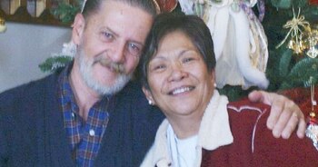 El cajero del banco le