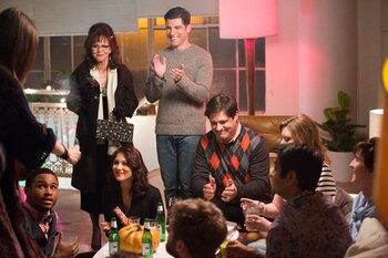 Max Greenfield interpreta a Schmidt