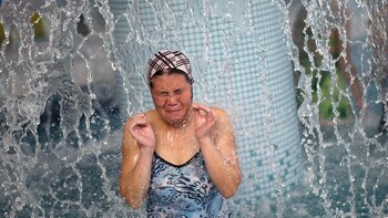 Una mujer norcoreana bajo una