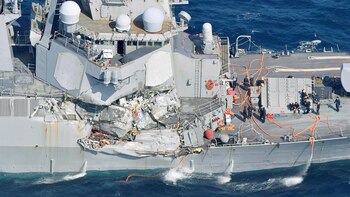 El USS Fitzgerald tras el