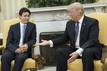 El apretón de manos entre