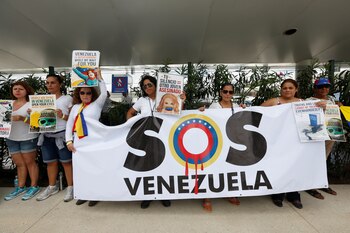 Venezolanos protestan contra el régimen