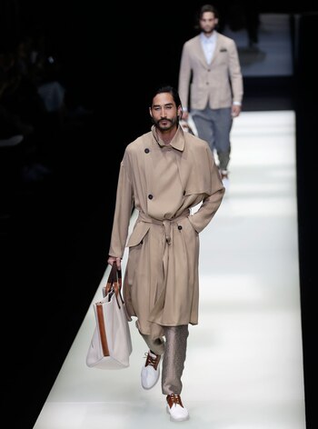 Gabardinas, el complemento masculino atemporal