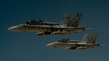 Dos aviones F-18 Super Hornets