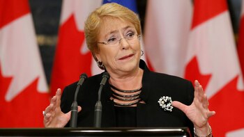 La presidente Michelle Bachelet anunció un plan orientado a los mapuches (Reuters)