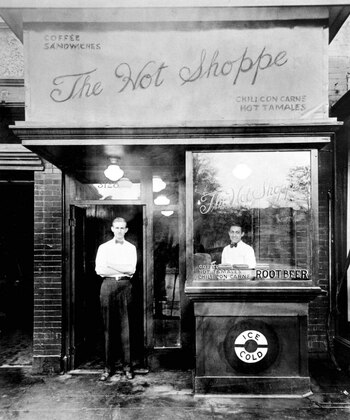 El primer negocio de los