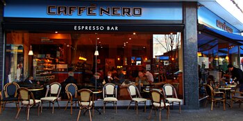 La cadena Caffe Nero también