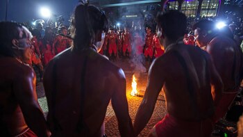 Las tribus comparten experiencias de vida para enriquecer sus propias sociedades con conocimientos (AFP)