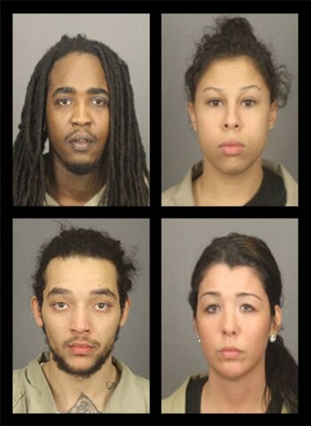 Lydell Strickland (arriba a la