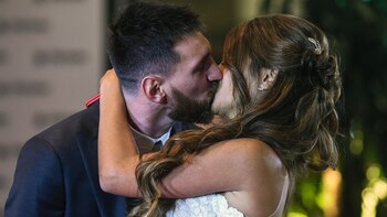 El apasionado beso de Lionel