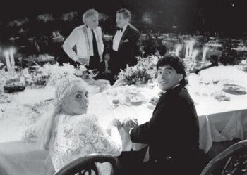 Los novios, detrás: Guillermo Cóppola