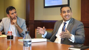 Tarek Fahmy, reunido con la