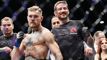 El irlandés Conor McGregor posa