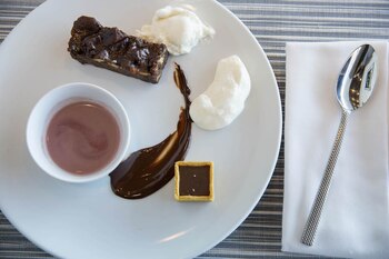 El salón acepta a los