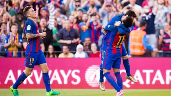 Lionel Messi celebra con Neymar Santos Jr el 6 de mayo del 2017 (Photo by Alex Caparros/Getty Images)