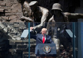 Donald Trump durante su discurso en Varsovia. (REUTERS)