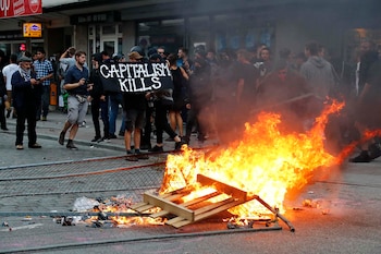 “El capitalismo mata”, reza un