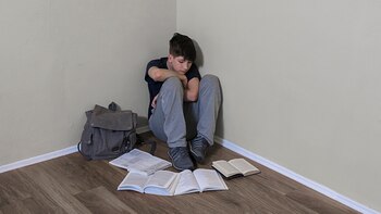 Menos de la mitad termina