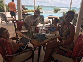 Lionel Messi y Antonela Roccuzzo disfrutando junto a sus hijos de la luna de miel (@leomessi)