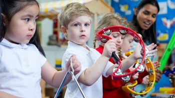 Los niños pueden jugar a