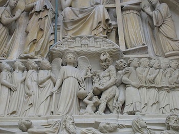 Detalle del pórtico central: el