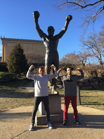 Gioffré con su camarógrafo, Nicolás