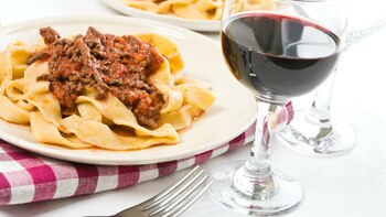 Pappardelle con salsa bolognesa, una