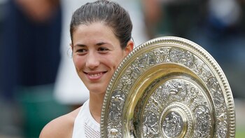 Muguruza ganó la última edición de Wimbledon y cerró el 2017 como la número 2 del mundo (AFP)