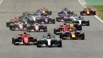 Vettel pinchó un neumático cuando