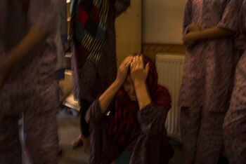 Una mujer, en tratamiento, intenta