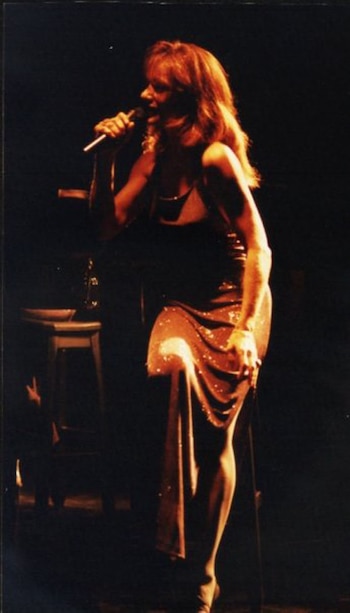 Maria Amuchástegui cantando, su pasión