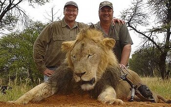 Walter Palmer junto al cadáver
