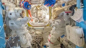 Dos austronautas profesionales en la