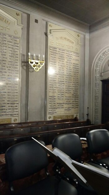 Las placas de mármol con