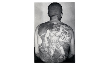 Este tatuaje en una variación