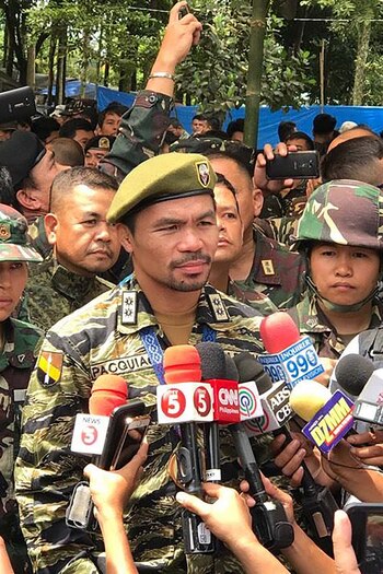 Manny Pacquiao visitó las tropas