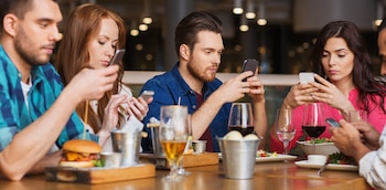 El receso de almuerzo es