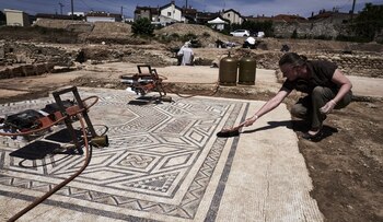 El mosaico de lo que fue una lujosa vivienda (AFP)