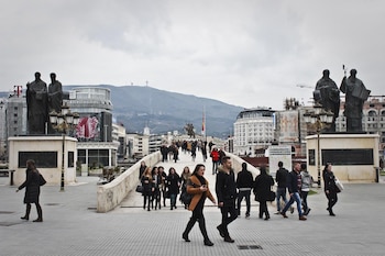 Puente sobre el río Vandar.