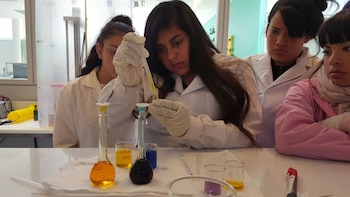 Tamara Flores, en el laboratorio