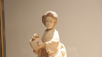 Detalle de una estatuilla (marfil,