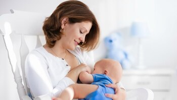 La Semana Mundial de la Lactancia Materna busca generar conciencia sobre la importancia del amamantamiento desde el primer minuto de vida y hasta los dos años (iStock)