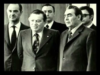 José Ber Gelbard junto a