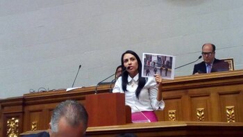 Delsa Solórzano durante una sesión