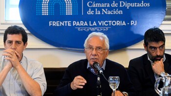 Eduardo “Wado” De Pedro, Héctor