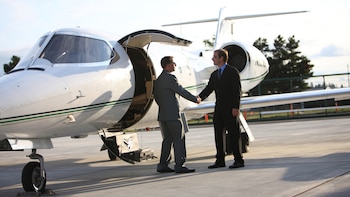 Una empresa ofrece viajes por